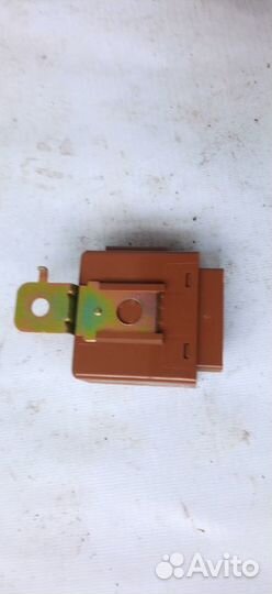 Реле стеклоподъемника Ssangyong Rexton переднее ле