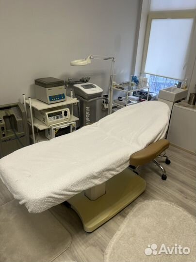 Косметологическое кресло с электроприводом