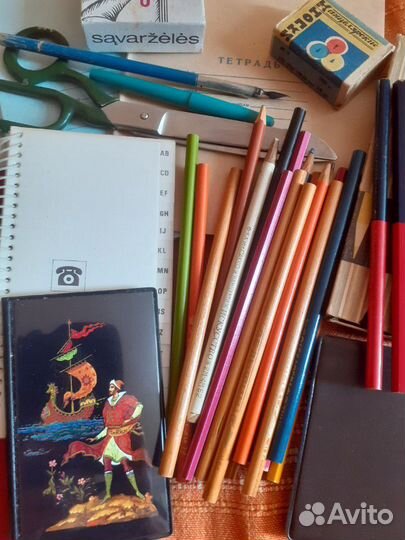 Советские карандаши, кнопки, записные книжки, тетр