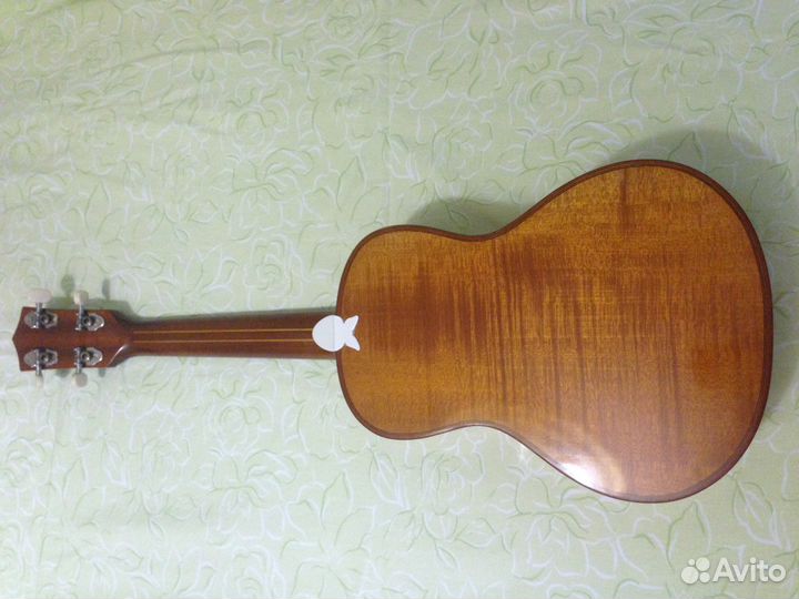 Укулеле тенор