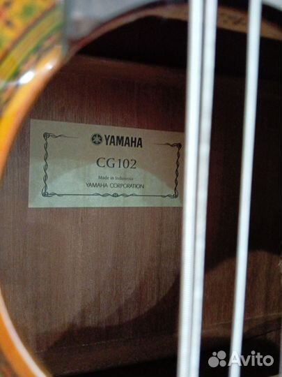 Классияечкая гитара yamaha CG102