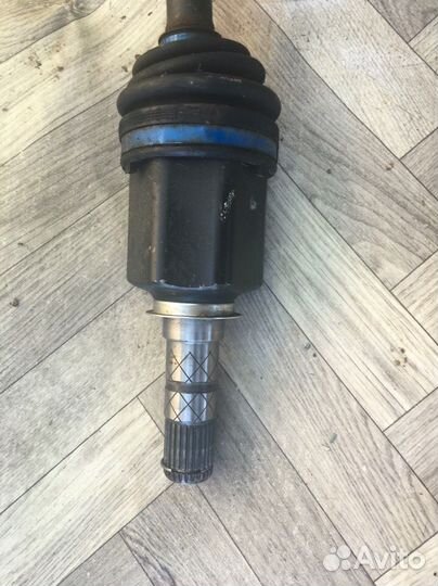 Subaru Forester Правая передняя полуось в сборе