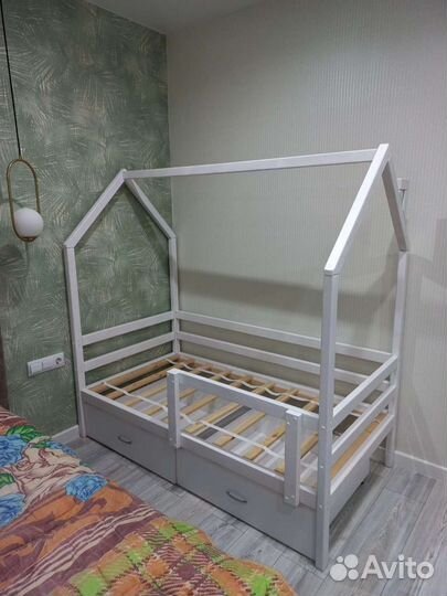 Новая детская кровать домик