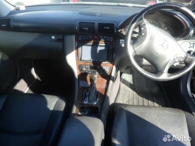 В разборе mercedes C-class W203 111.955 2002