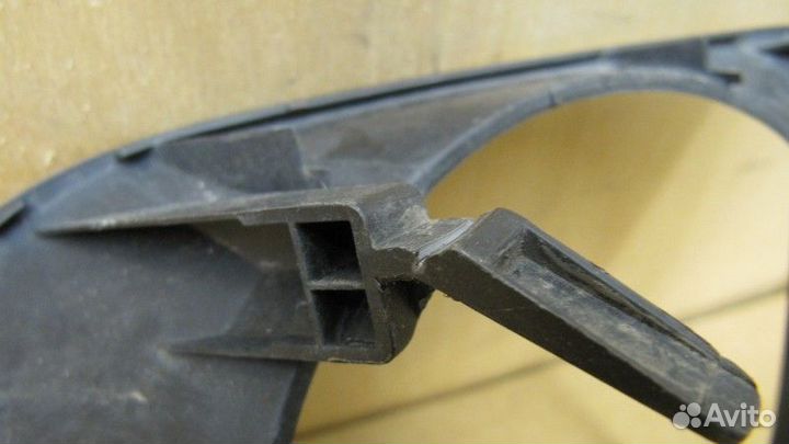 Решётка в бампер левая Toyota Land Cruiser (150) P