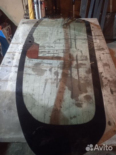 Стекло крышки багажника Kia Sportsge 4