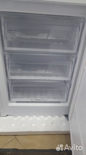 Новый Холодильник indesit ITS 4200 W