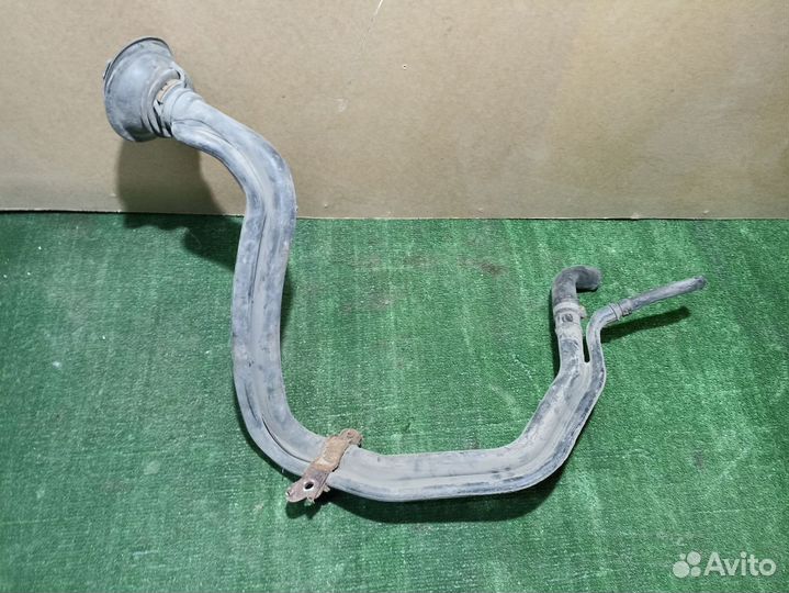 Горловина топливного бака Toyota Avensis T250 (200