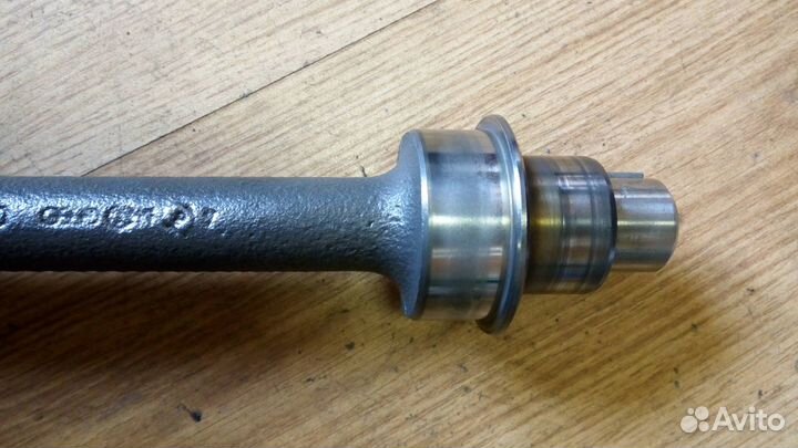 Вал масляного насоса VW passat B3 1.8мкпп