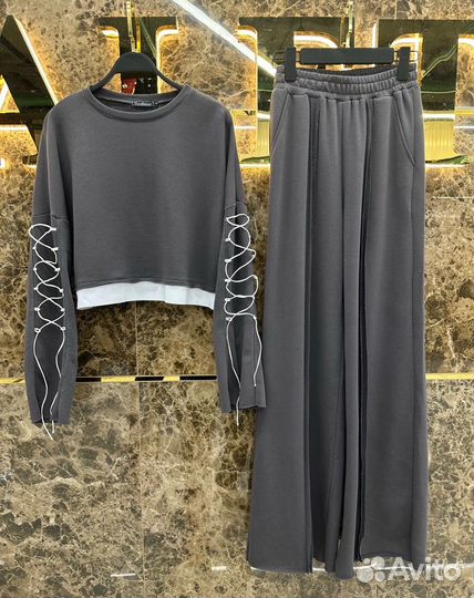 Спортивный костюм женский новый 42 44 46 48
