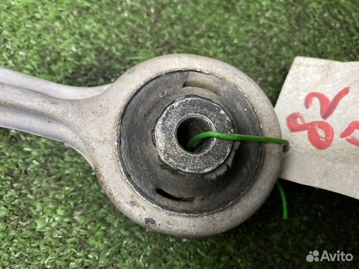 Рычаг подвески передний правый Volkswagen Passat