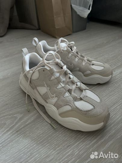 Кроссовки женские Nike tech hera 37-38