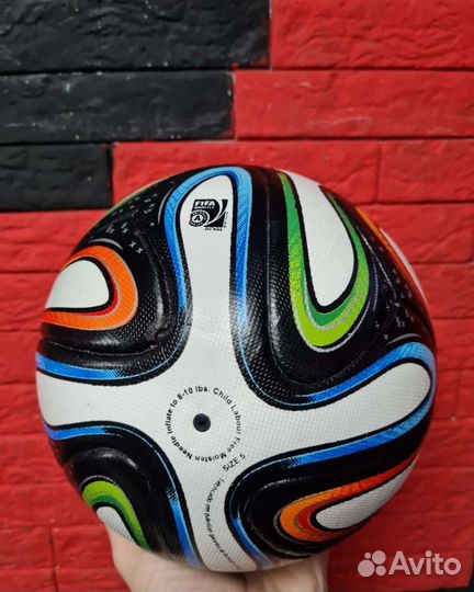 Футбольный мяч адидас brazuca новый