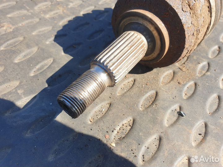 Полуось привод перед правый Renault Duster 4WD 2.0