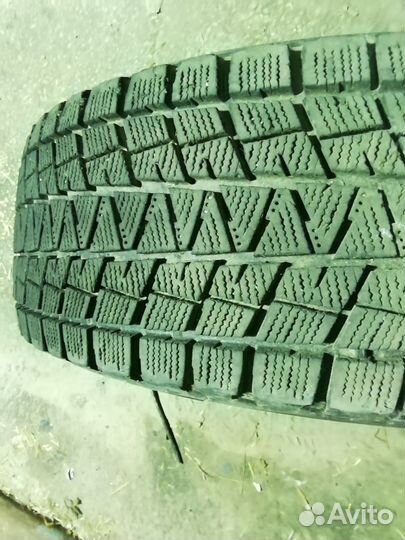 Bridgestone Blizzak DM-V1 235/75 и 235/75 R15 109R