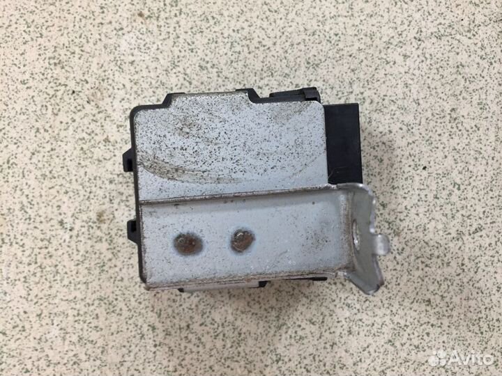 Блок иммобилайзера Mitsubishi Montero Sport 1