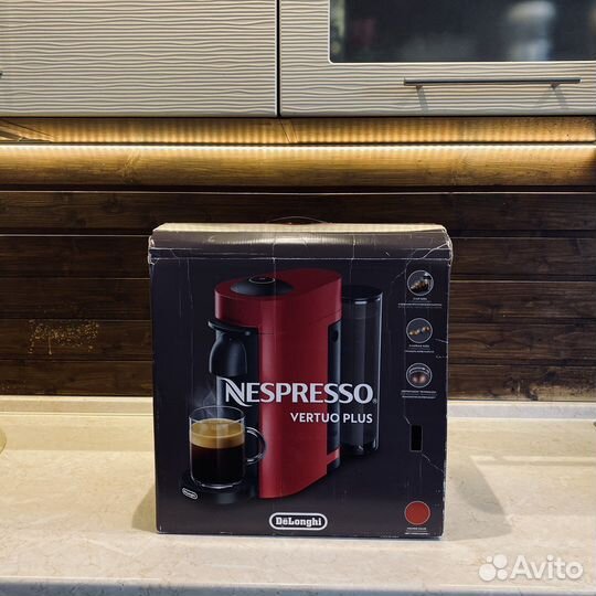 Кофемашина Nespresso Vertuo Plus красная