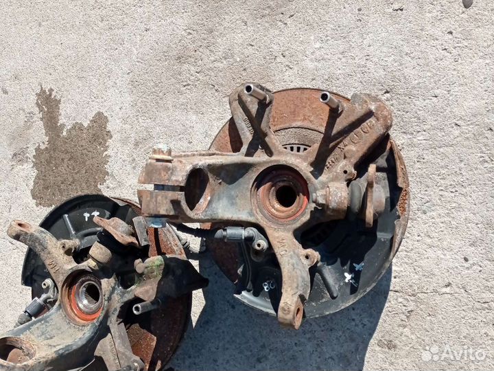 Кулак поворотный правый к Volkswagen Golf 4