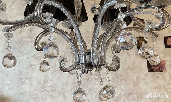 Люстра с абажурами