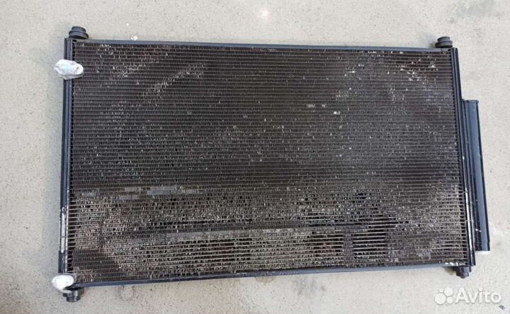 Радиатор охлаждения Honda Legend KB1