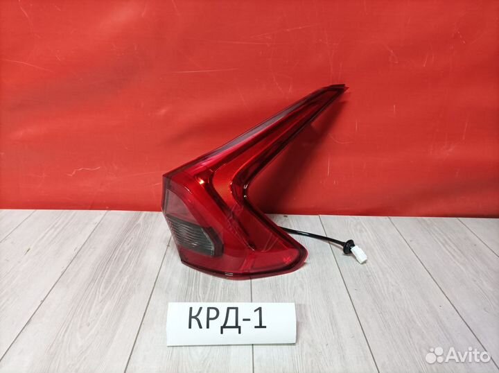 Фонарь правый внешний Eclipse Cross 2017