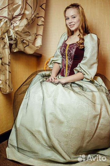 Карнавальные костюмы для взрослых и детей,48 шт