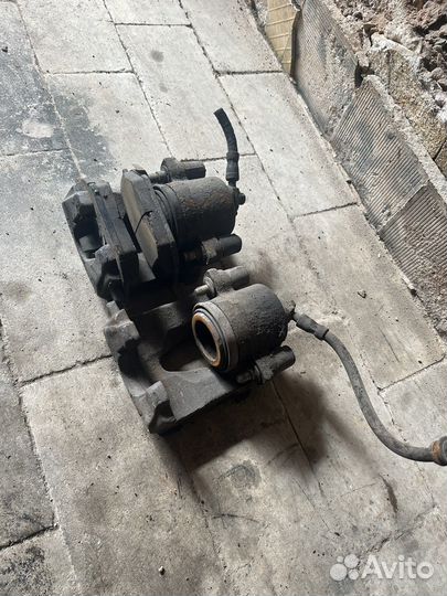 Суппорт передний левый правый Skoda Fabia 1