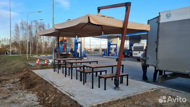Уличный зонт для кафе на боковой опоре оптом