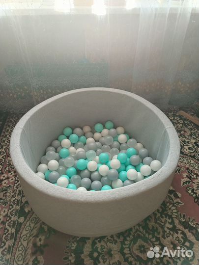 Бассейн с шариками