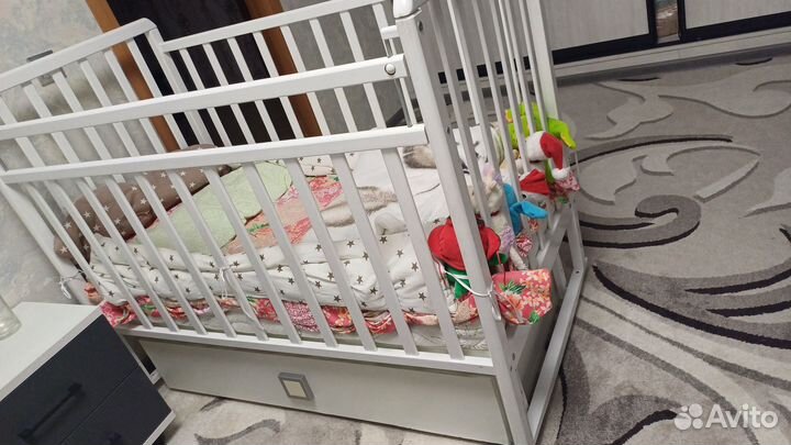 Кроватка для новорожденных