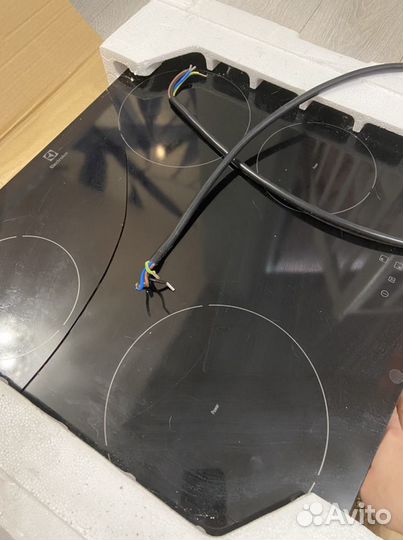 Варочная панель индукционная electrolux