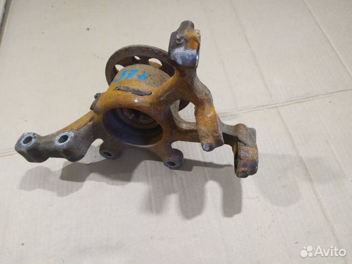 Кулак поворотный передний левый Mercedes Glk Х204