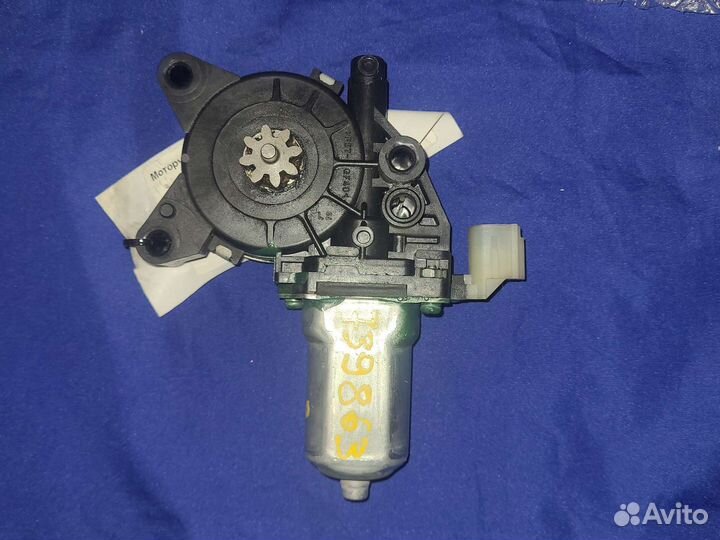 Моторчик стеклоподьёмника Kia Soul задний левый