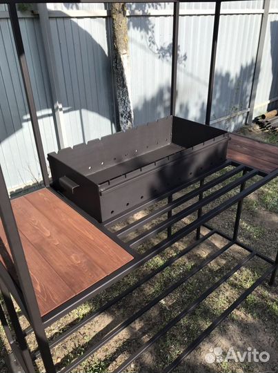 Мангал с крышей