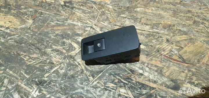 Кнопка стеклоподъемника Opel Insignia 2008-2017