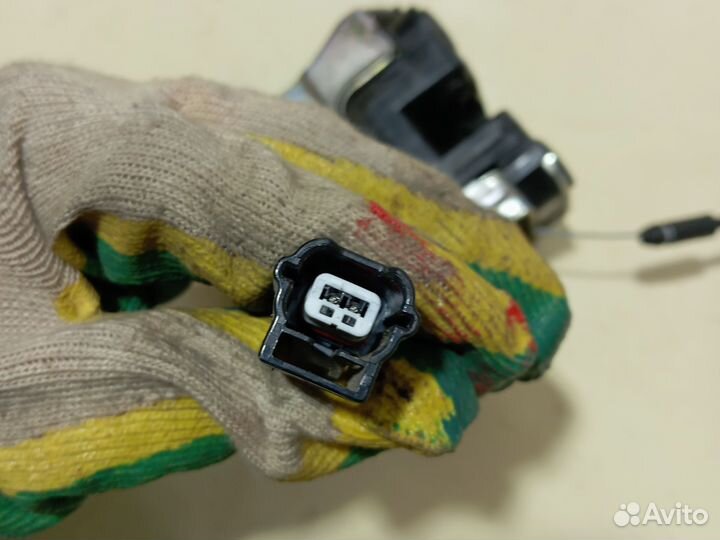 Замок двери нижний правый Рено Мастер 3