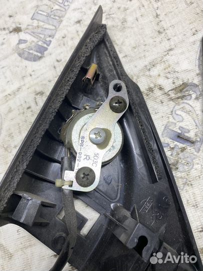 Уголок двери Nissan Teana