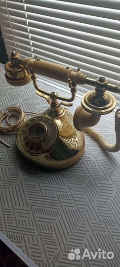 Советский телефон ретро