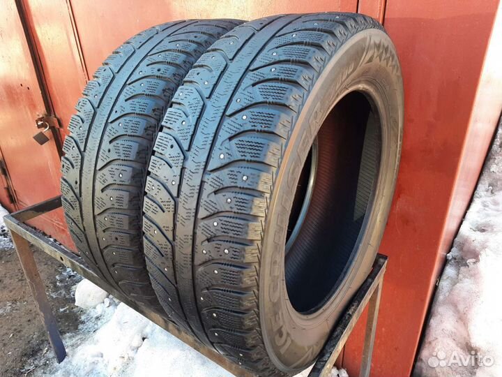 Bridgestone Ice Cruiser 7000 215/60 R17 100T