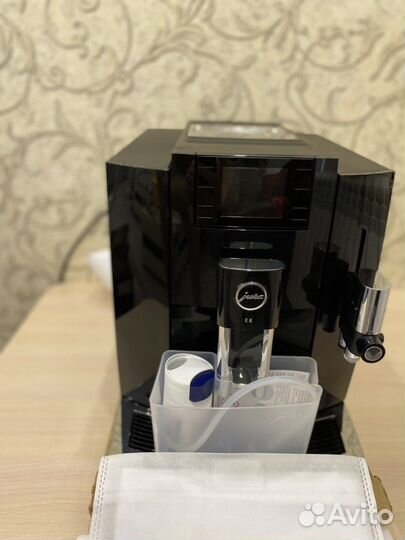 Кофемашина jura e8