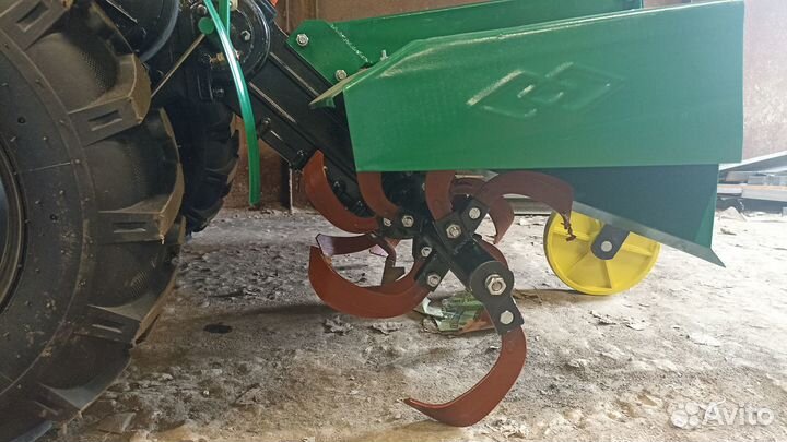 Мотоблок мощностью 8,6 л.с. с почвофрезой