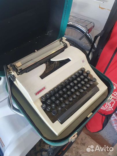 Пишущая машинка