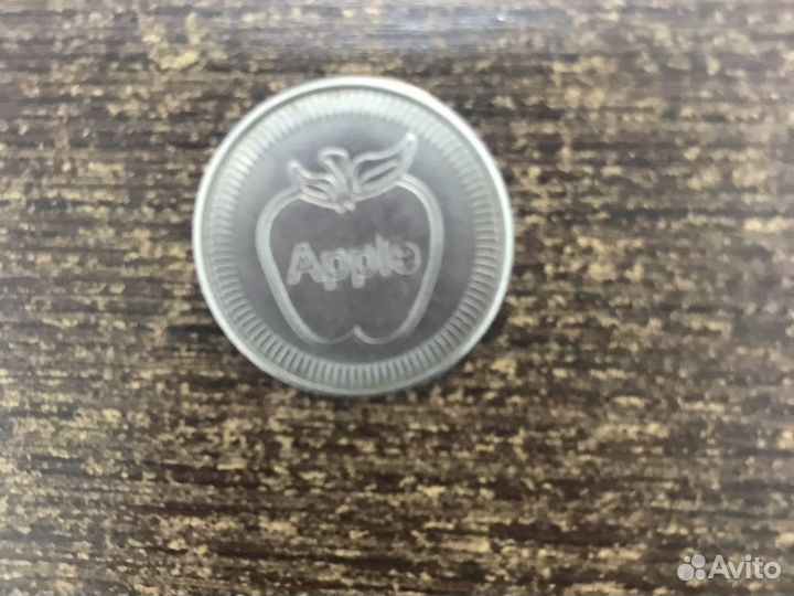 Монета Apple
