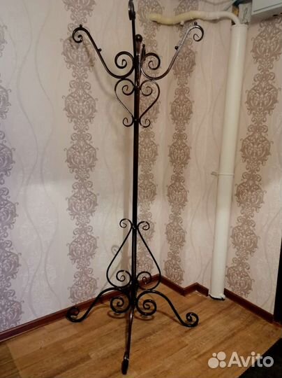 Кованная вешалка