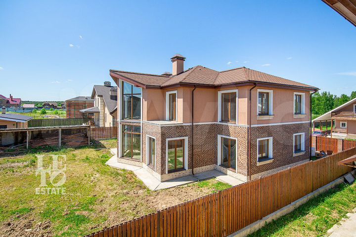 Дом 408 м² на участке 10 сот.