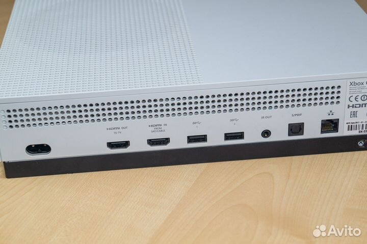 Xbox One S 500Гб с дисководом
