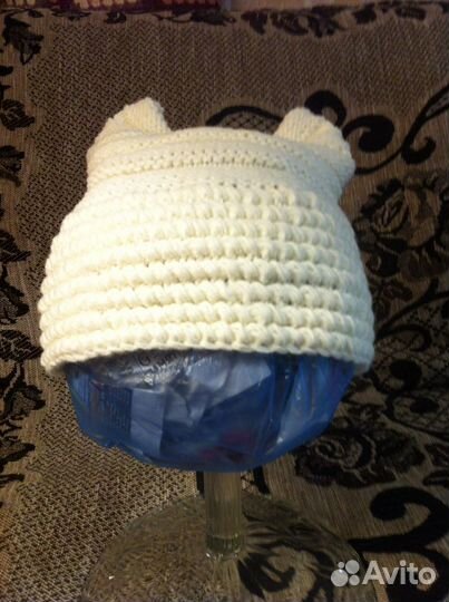 Шапки и береты новые вязаные