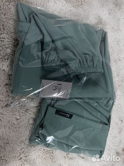 Костюм женский