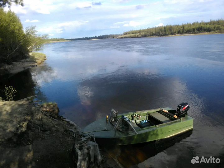 Лодка с мотором