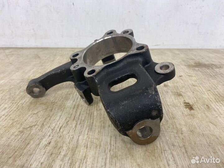 Кулак поворотный передний левый Mitsubishi L200